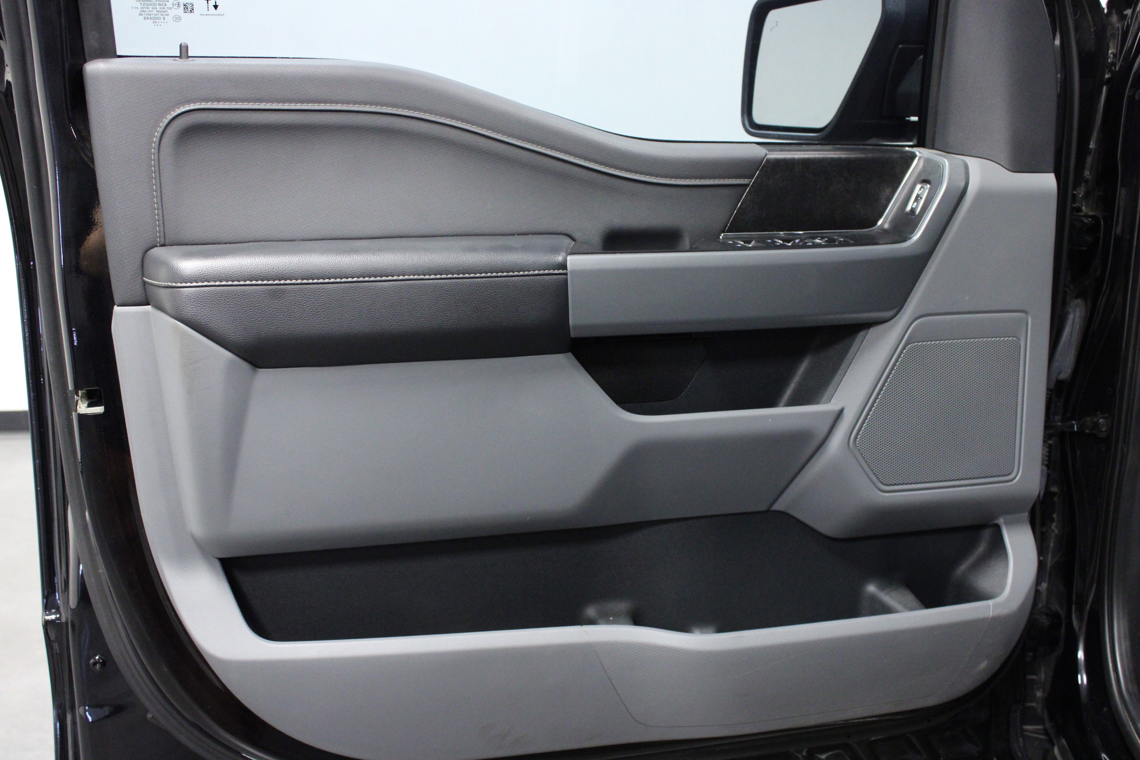 Used 2022 Ford F150 XLT w/ Equipment Group 302A High image 11