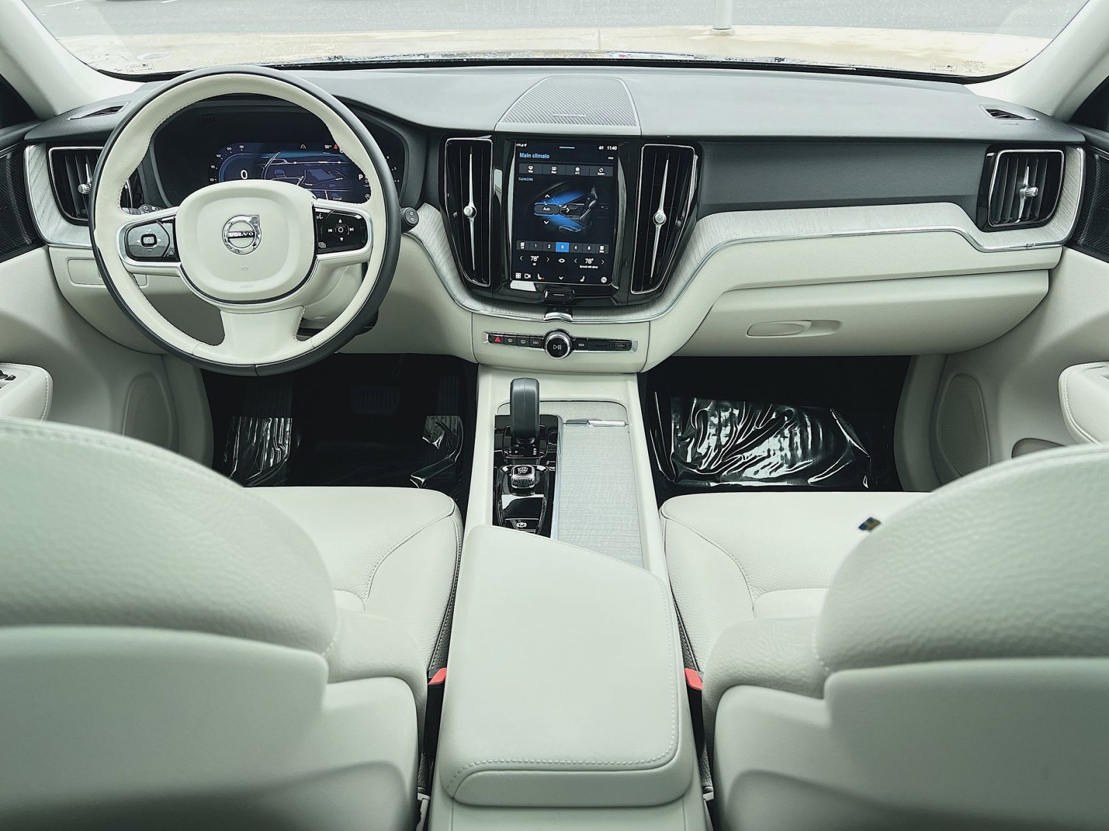 Certified 2023 Volvo XC60 B5 Plus image 23