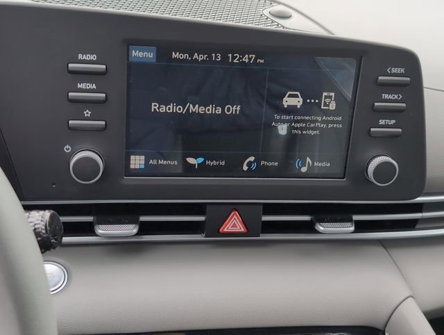 New 2026 Hyundai Elantra Hybrid FWD image 11