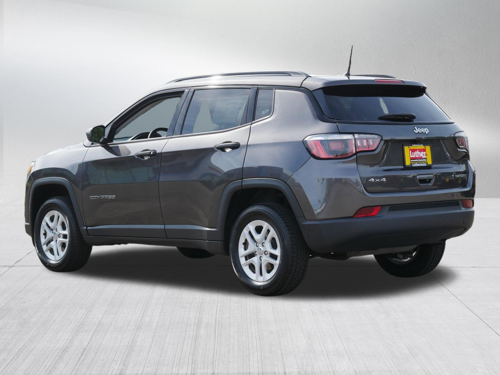 Used 2018 Jeep Compass Sport w/ Cold Weather Group AWD/4WD image 5