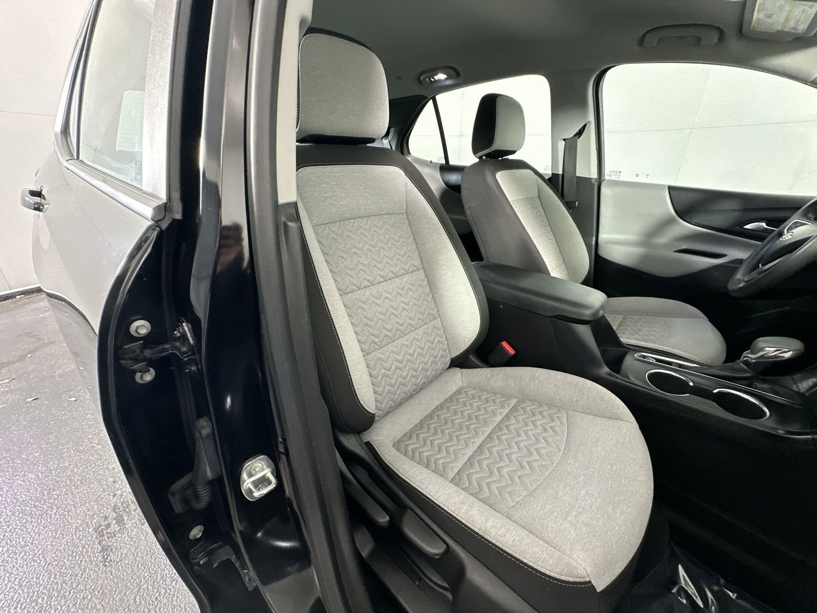 Used 2022 Chevrolet Equinox LS image 27