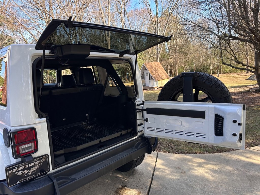 Used 2017 Jeep Wrangler Unlimited Sahara image 48