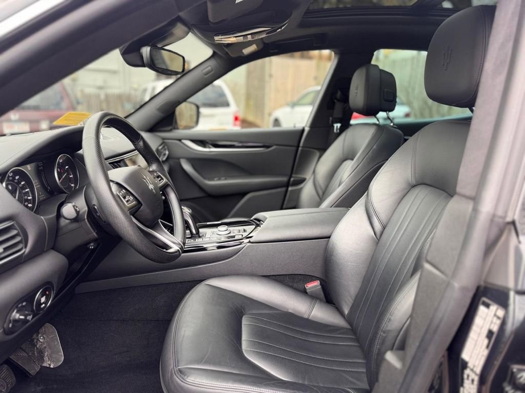 Used 2023 Maserati Levante GT AWD/4WD image 17