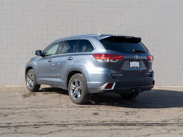 Used 2019 Toyota Highlander Limited Platinum image 3