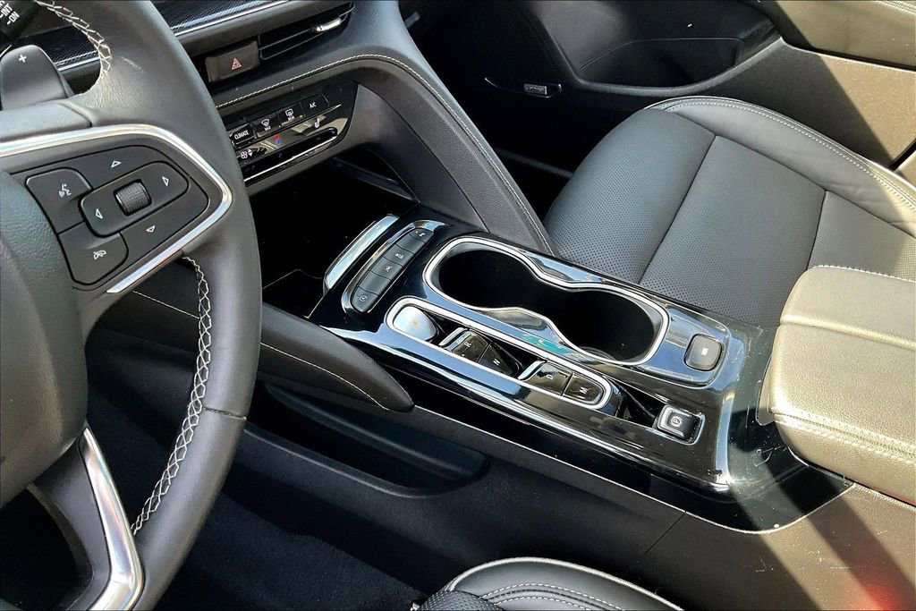 Used 2021 Buick Envision Essence w/ Technology Package I image 16