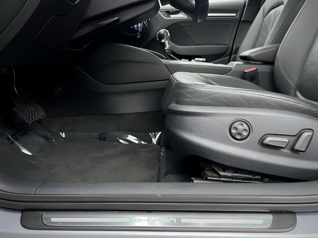 Used 2016 Audi A3 e-tron Premium w/ 17" Wheel Package image 32