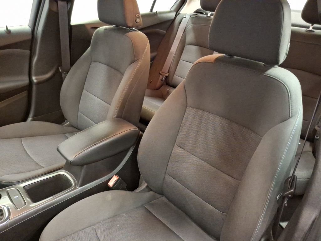 Used 2017 Chevrolet Cruze LT image 16