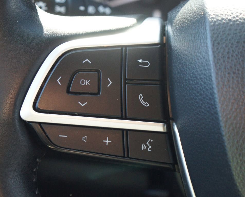Used 2022 Toyota Highlander Limited AWD/4WD image 11