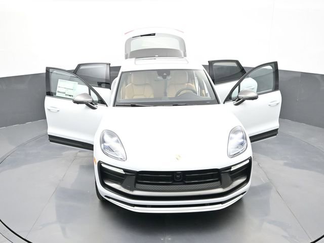 New 2026 Porsche Macan Turbo image 32