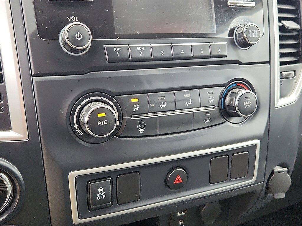 Used 2017 Nissan Titan S image 15