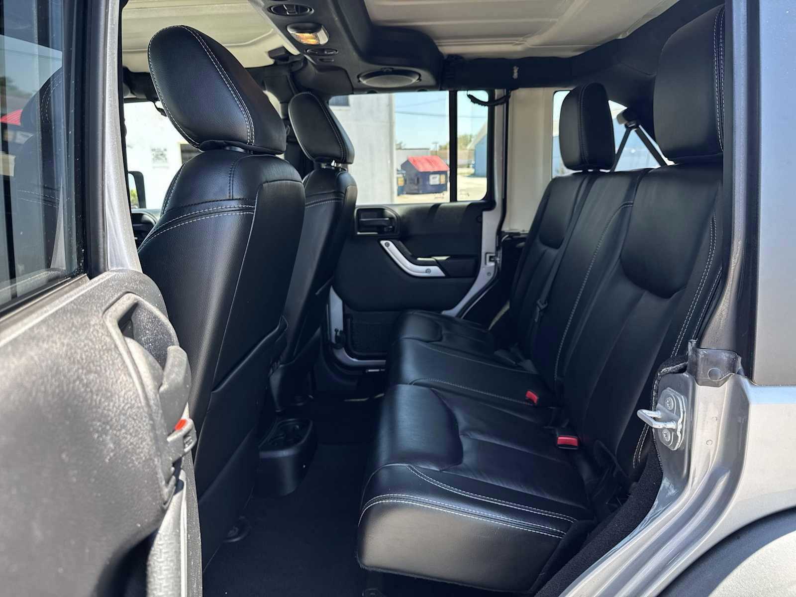 Used 2014 Jeep Wrangler Unlimited Rubicon AWD/4WD image 18