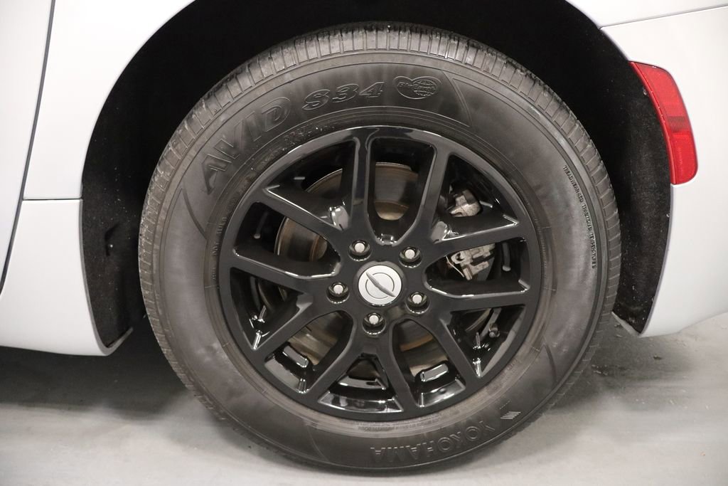 Certified 2023 Chrysler Voyager LX image 25