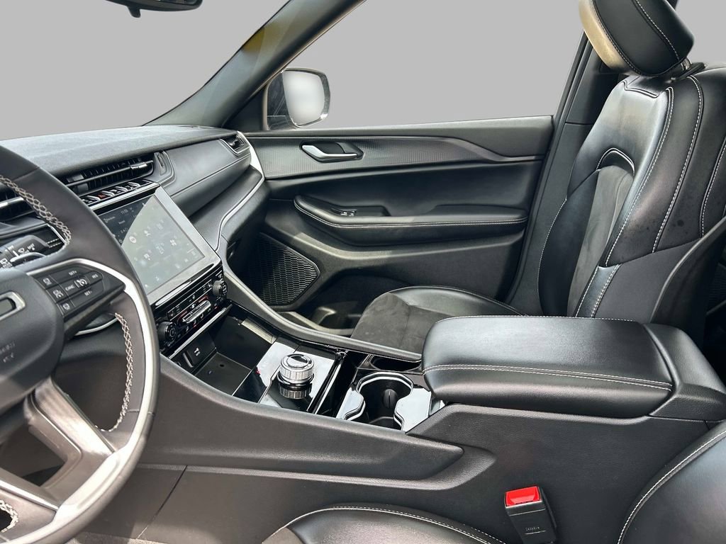 Certified 2023 Jeep Grand Cherokee L Laredo AWD/4WD image 25