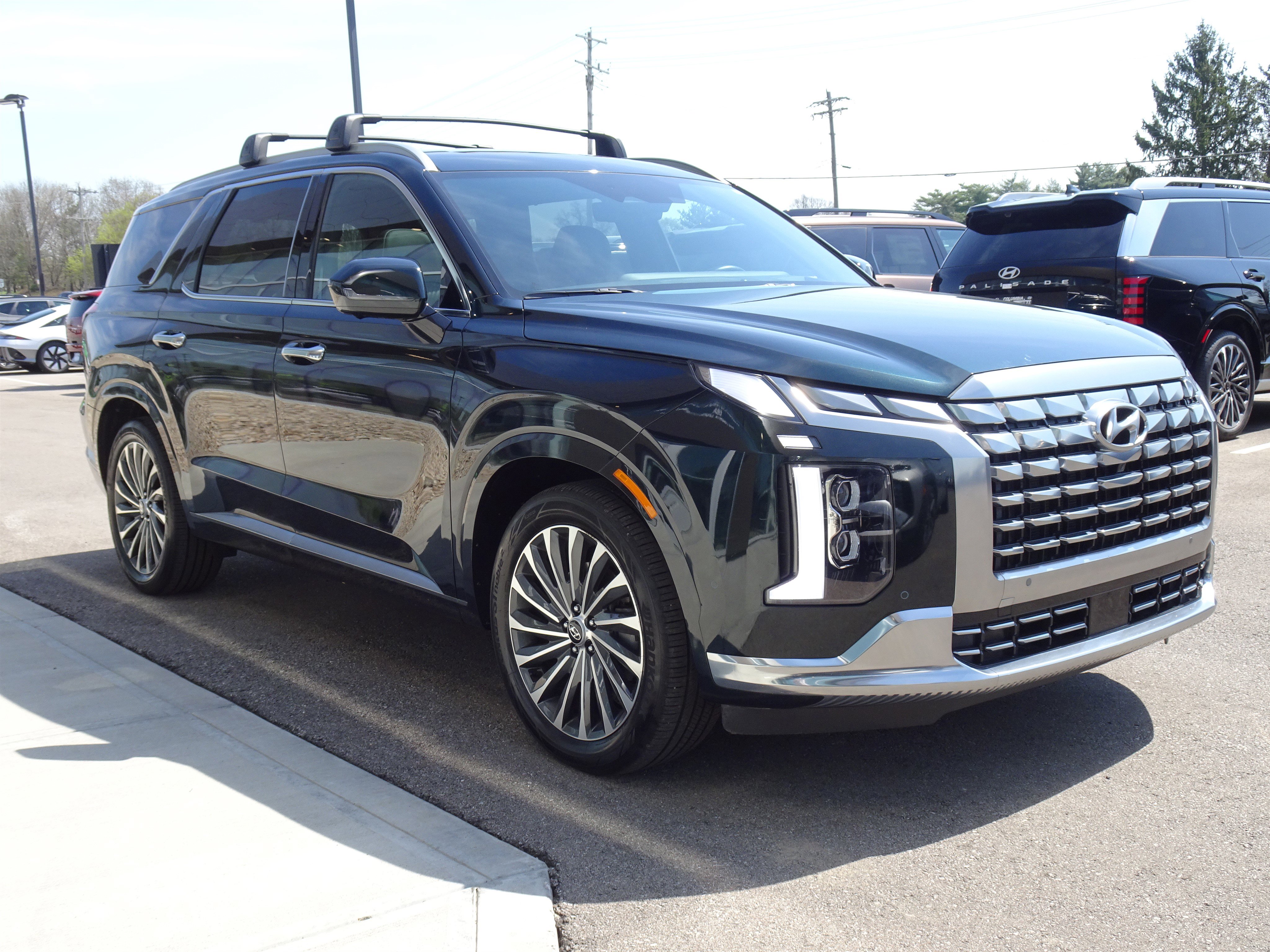 Used 2023 Hyundai Palisade Calligraphy image 6