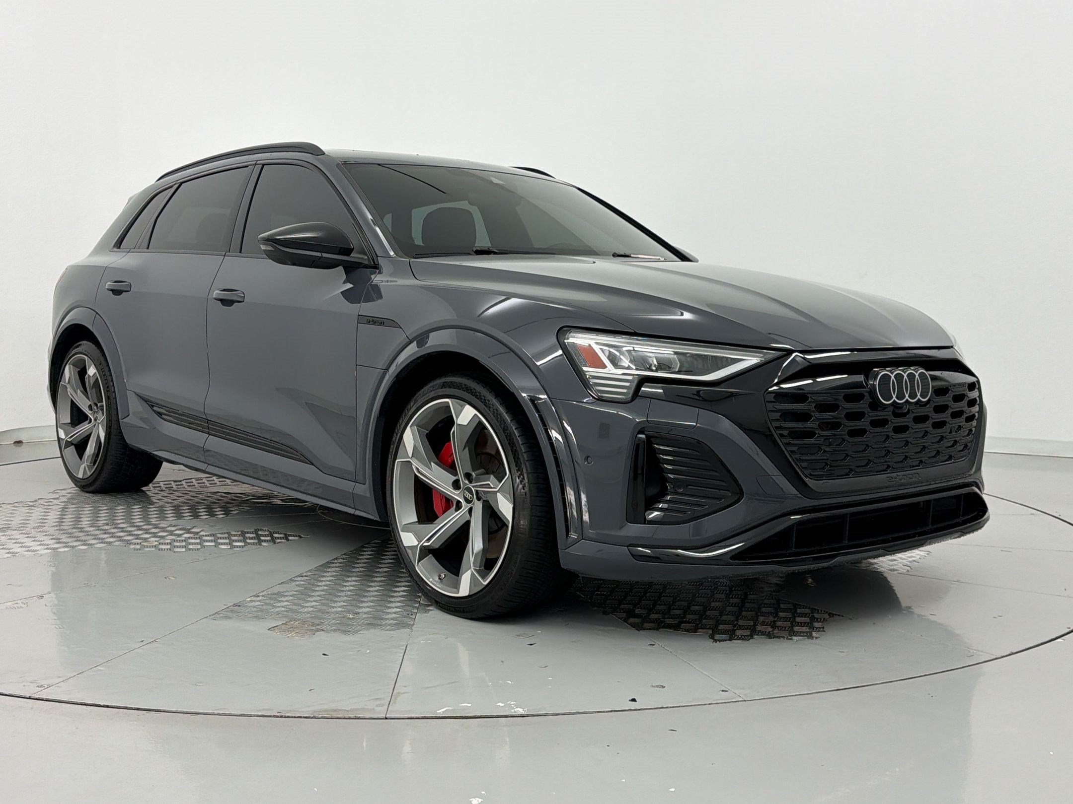 Certified 2024 Audi SQ8 e-tron Premium Plus w/ Black Optic Package AWD/4WD image 7