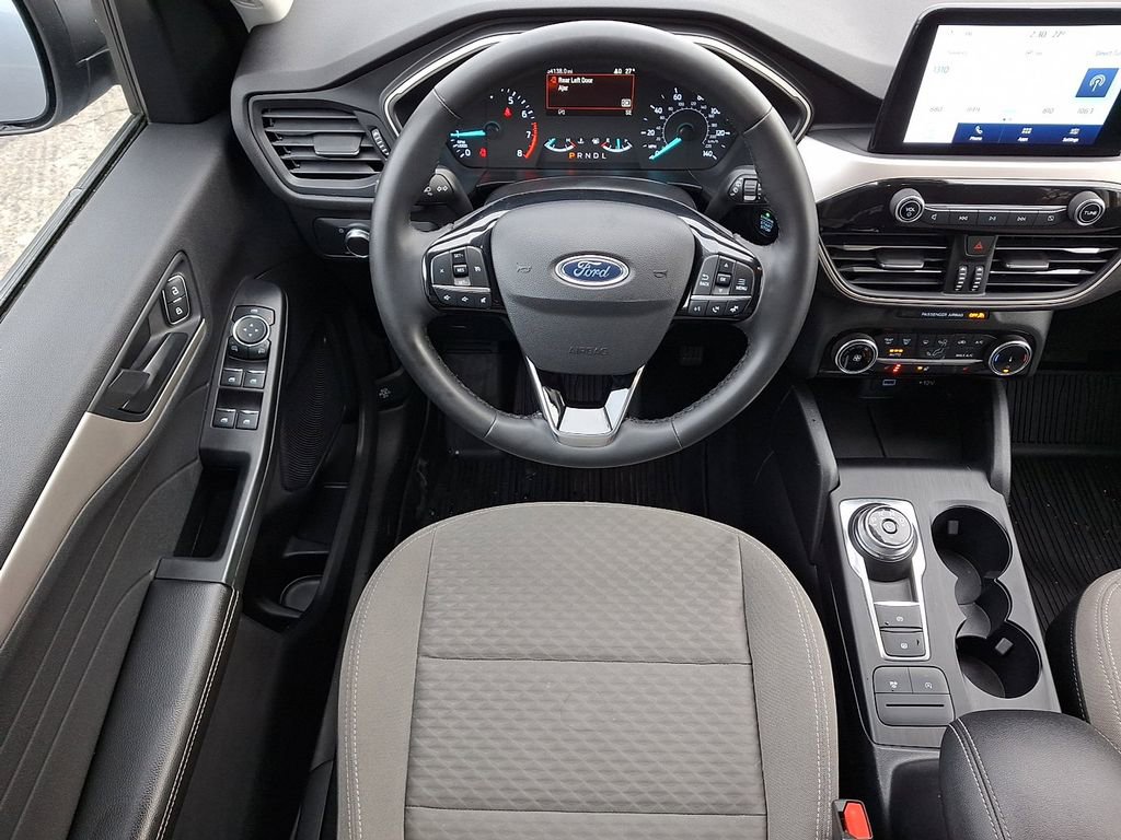 Used 2022 Ford Escape SE w/ Cold Weather Package image 12