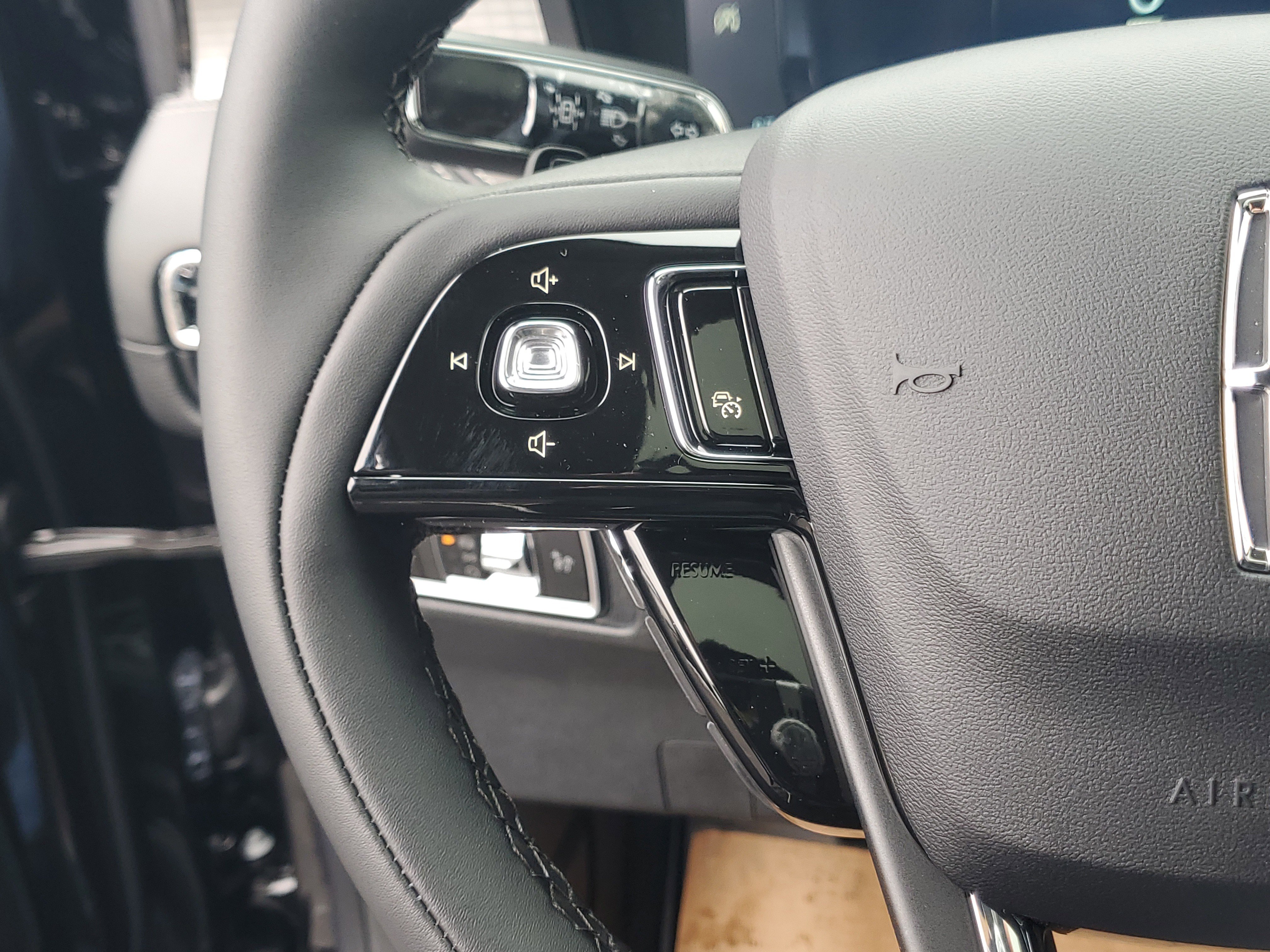 New 2026 Lincoln Corsair Premiere image 17