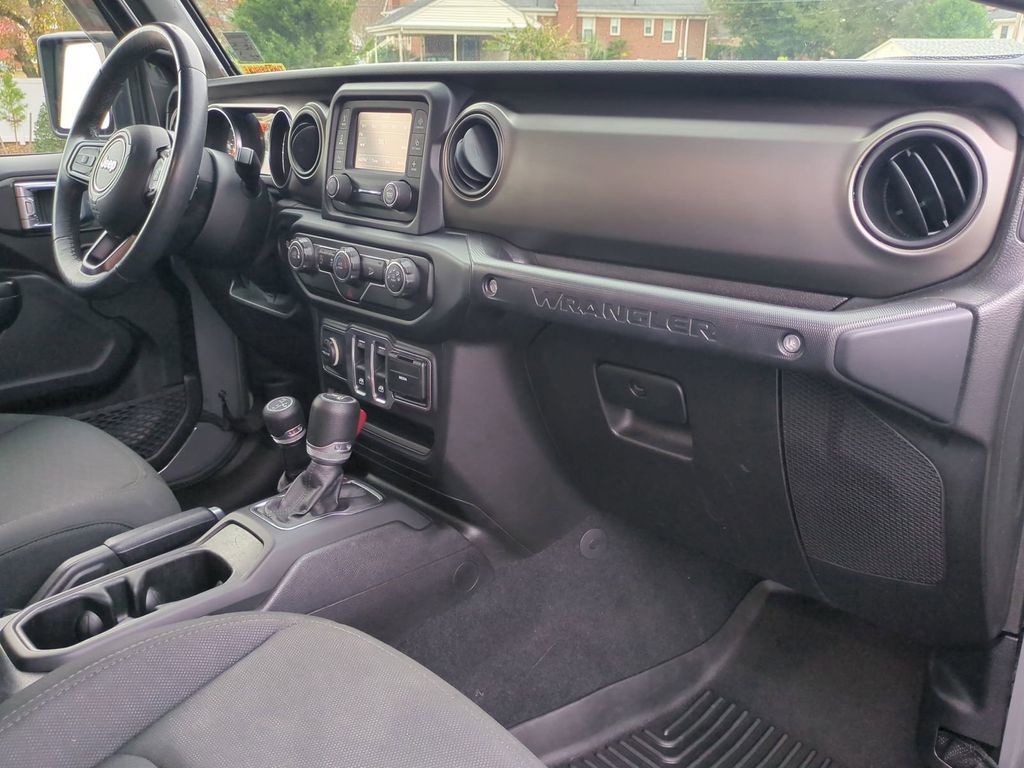 Used 2019 Jeep Wrangler Sport S image 15