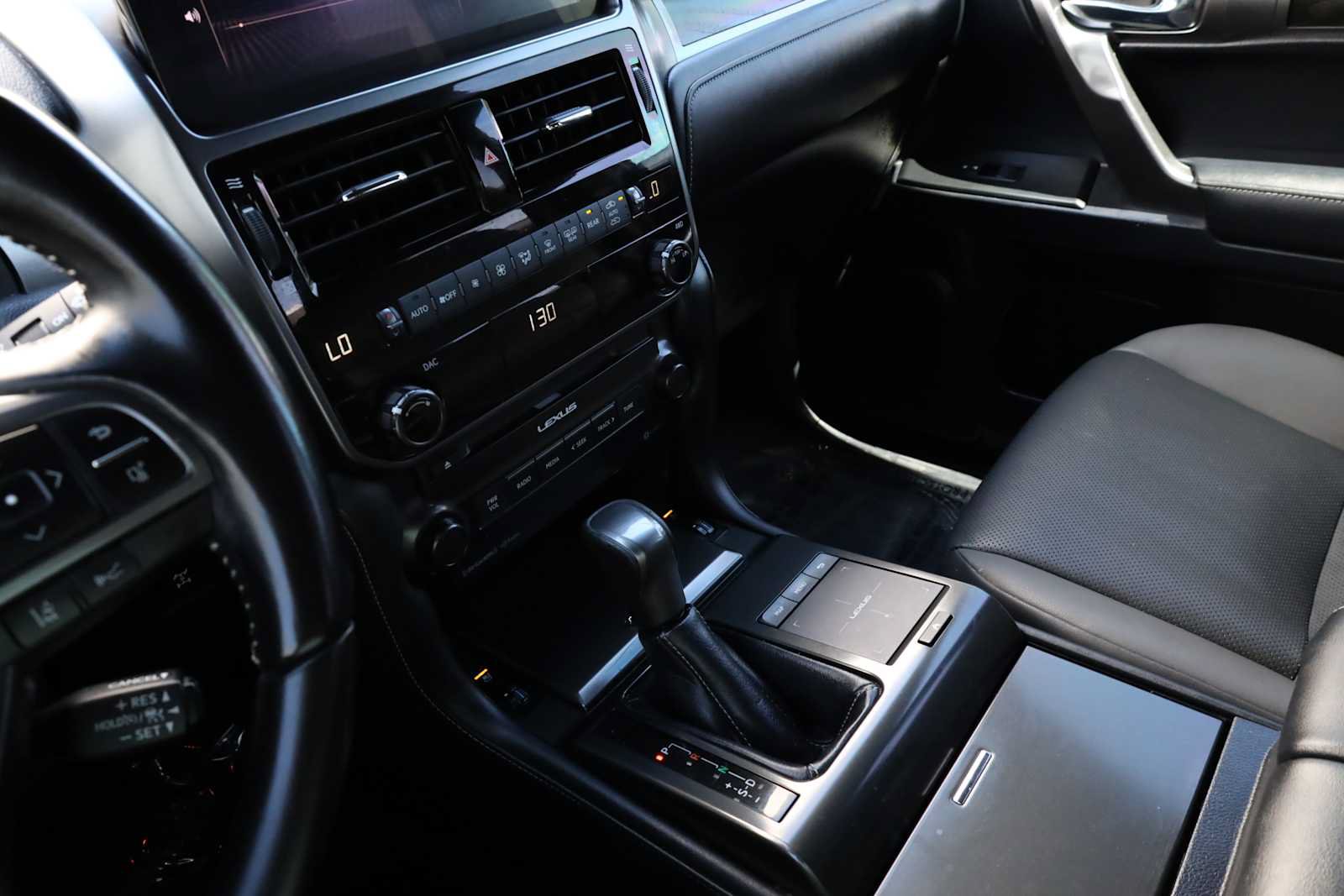 Used 2022 Lexus GX 460 w/ Black Line Special Edition AWD/4WD image 21