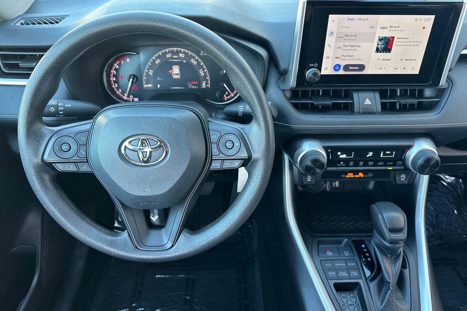 Used 2024 Toyota RAV4 LE image 13