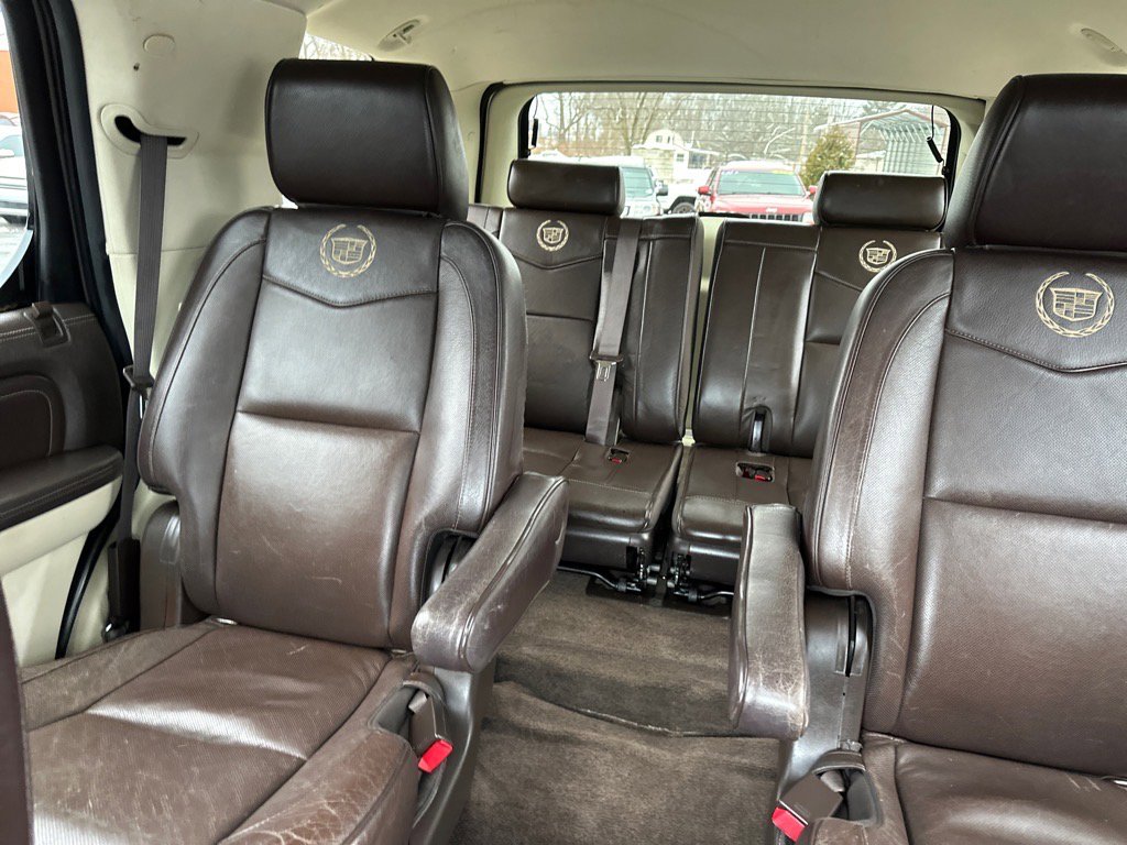Used 2014 Cadillac Escalade Platinum image 35