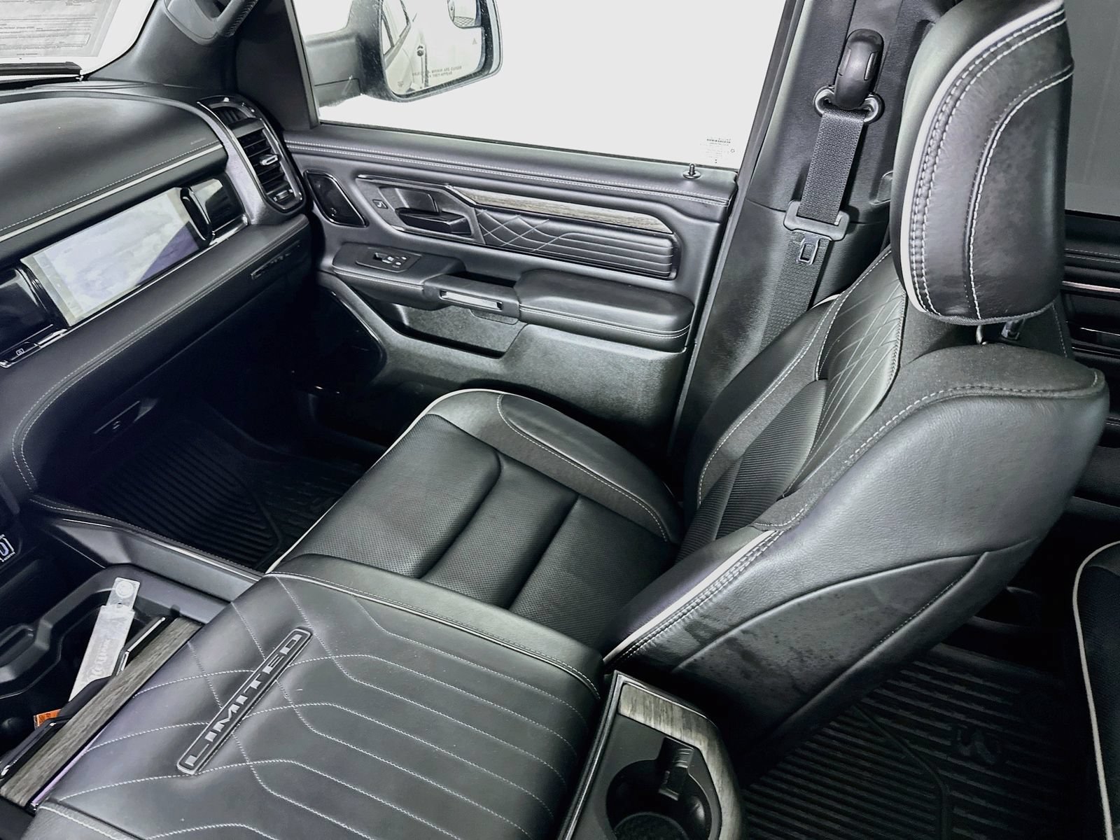 Used 2025 RAM 1500 Limited AWD/4WD image 26