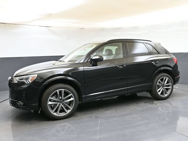 Used 2024 Audi Q3 2.0T Premium w/ Convenience Package AWD/4WD image 2
