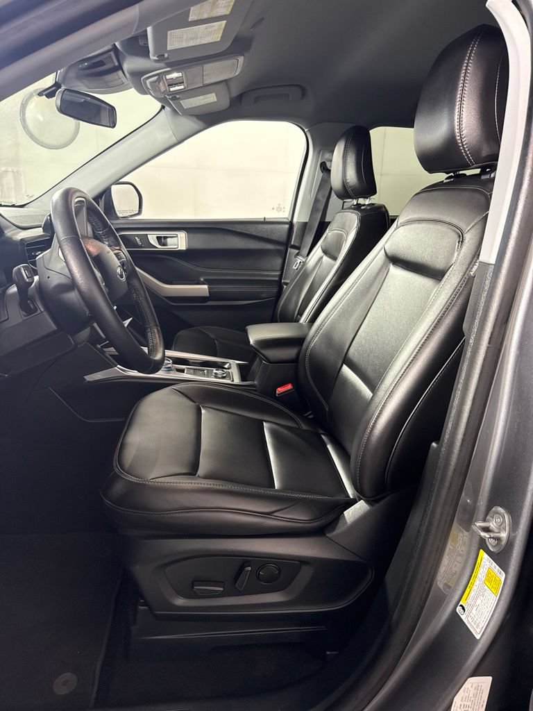 Used 2024 Ford Explorer XLT AWD/4WD image 15