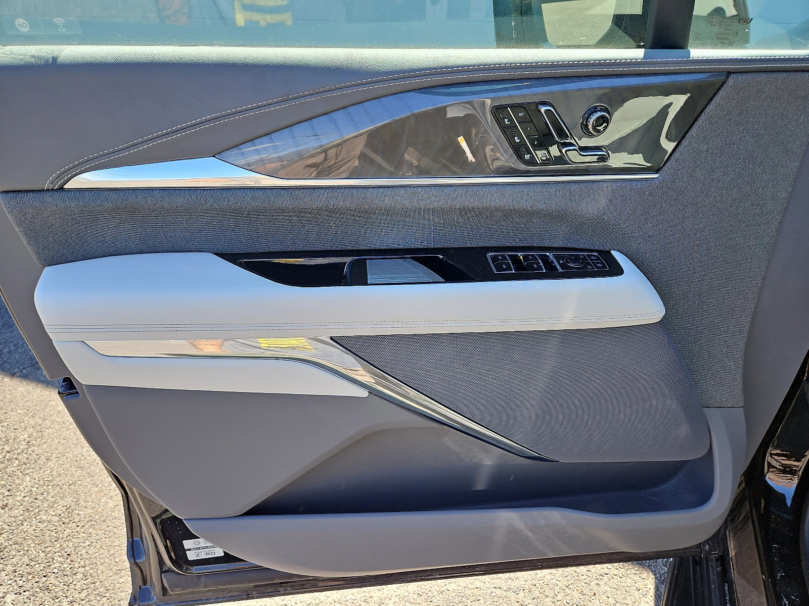 New 2025 Cadillac Escalade IQ Luxury 1 w/ Smart Trailering package image 16