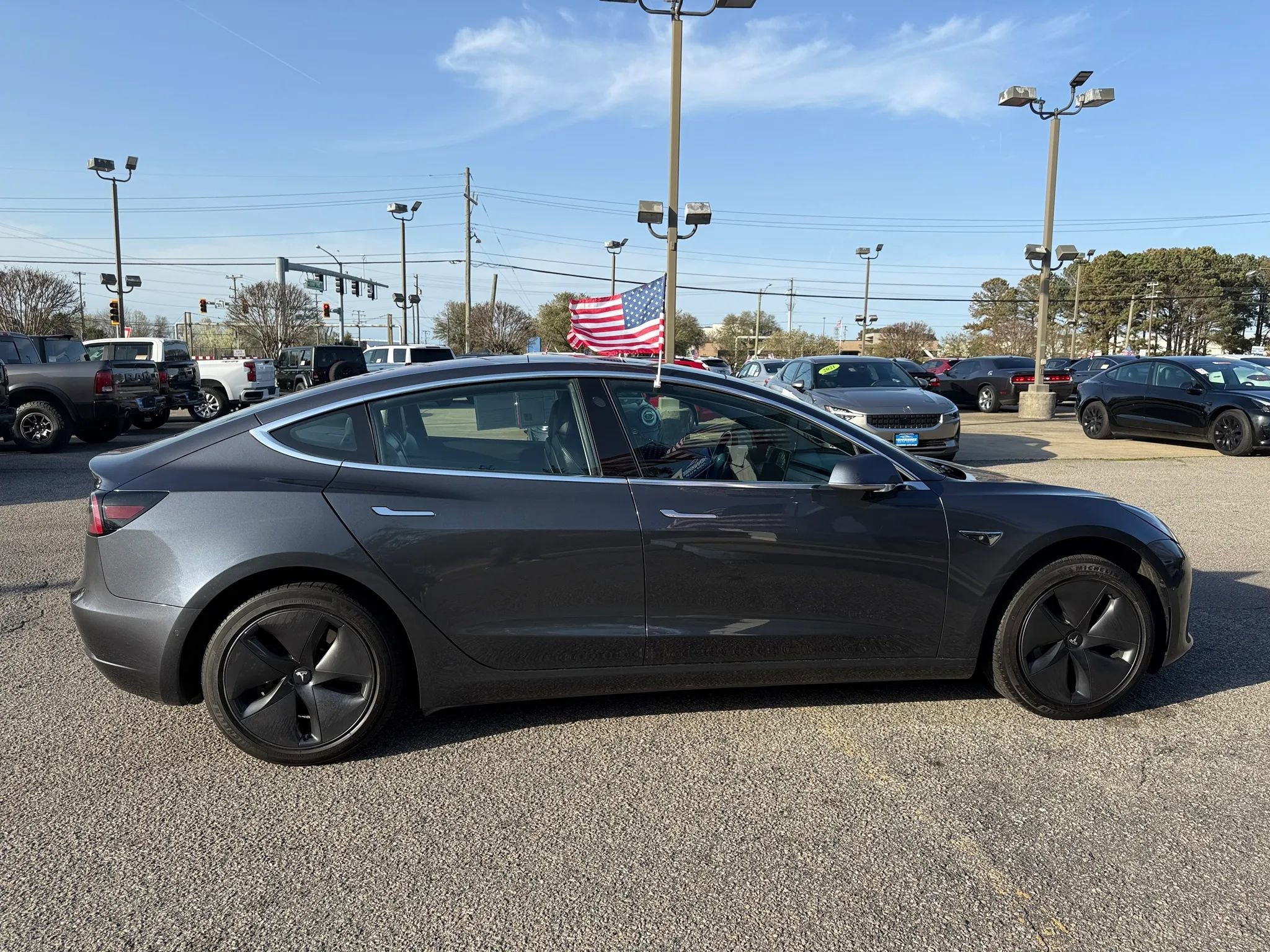 Used 2018 Tesla Model 3 Mid Range image 41