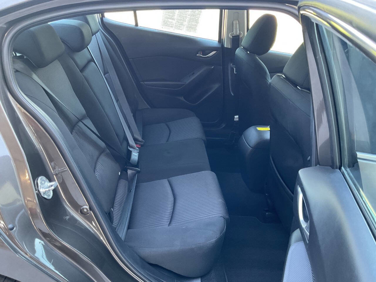 Used 2014 MAZDA MAZDA3 i Touring w/ Moonroof Package 1 FWD image 30