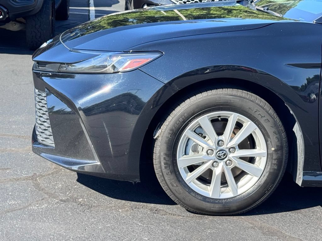 Used 2025 Toyota Camry LE FWD image 34