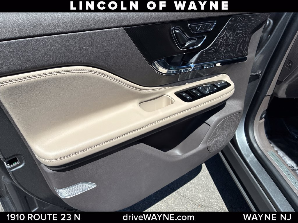 Certified 2023 Lincoln Corsair AWD image 13