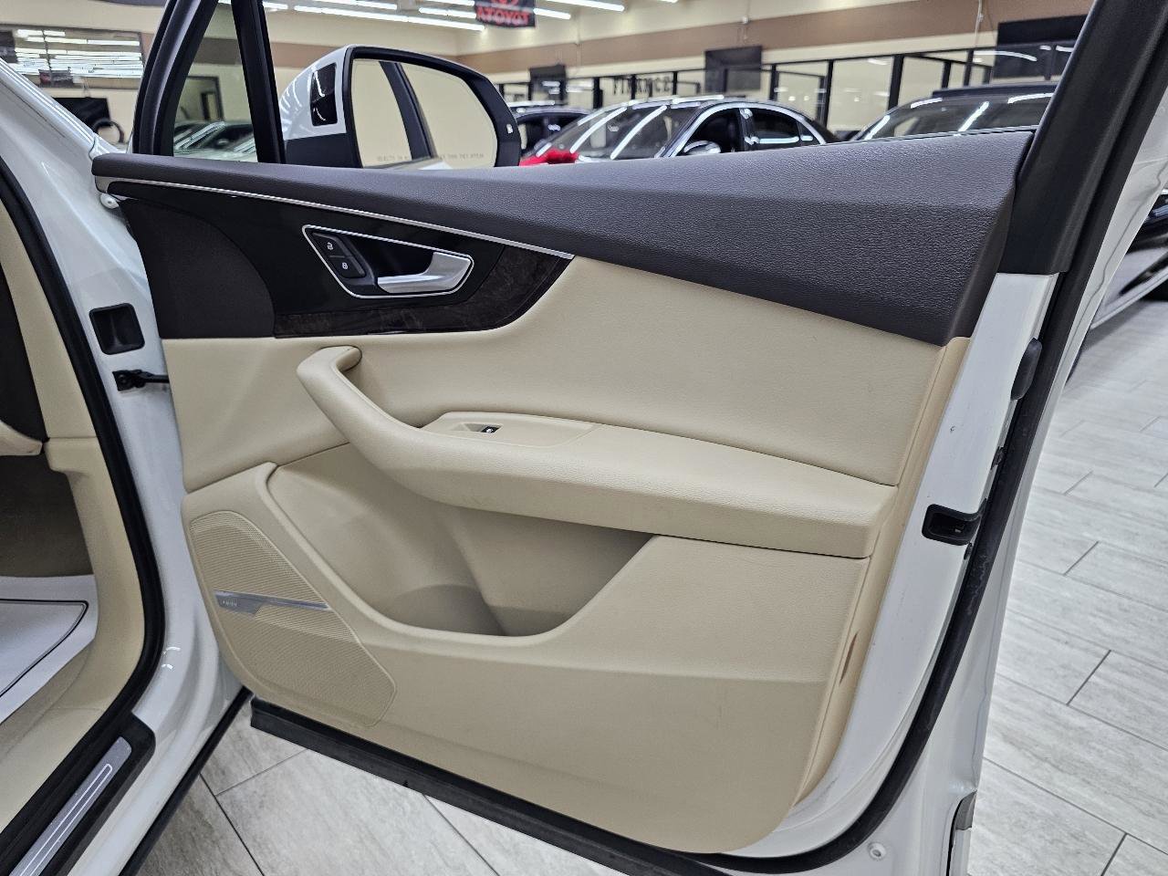 Used 2018 Audi Q7 3.0T Prestige AWD/4WD image 42