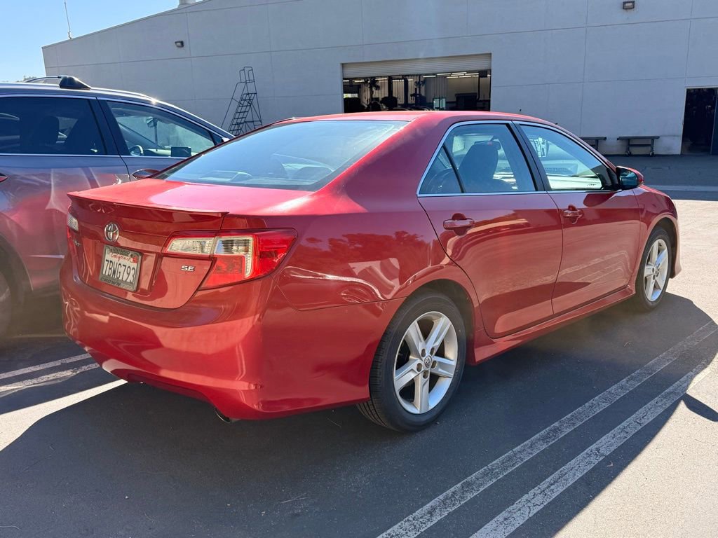 Used 2013 Toyota Camry SE image 2