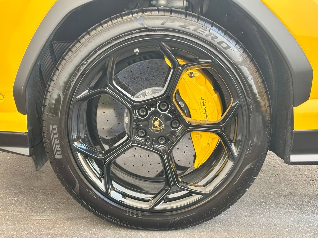 Used 2022 Lamborghini Urus image 15