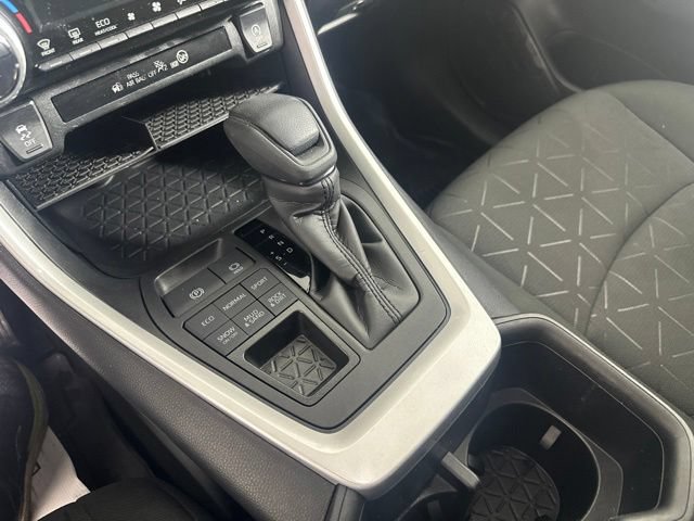 Used 2023 Toyota RAV4 XLE AWD/4WD image 16