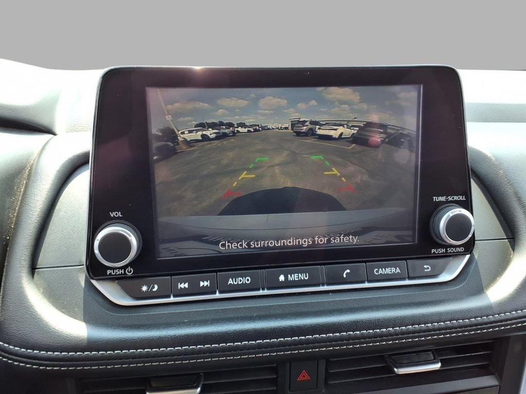 Used 2024 Nissan Rogue SV AWD/4WD image 6