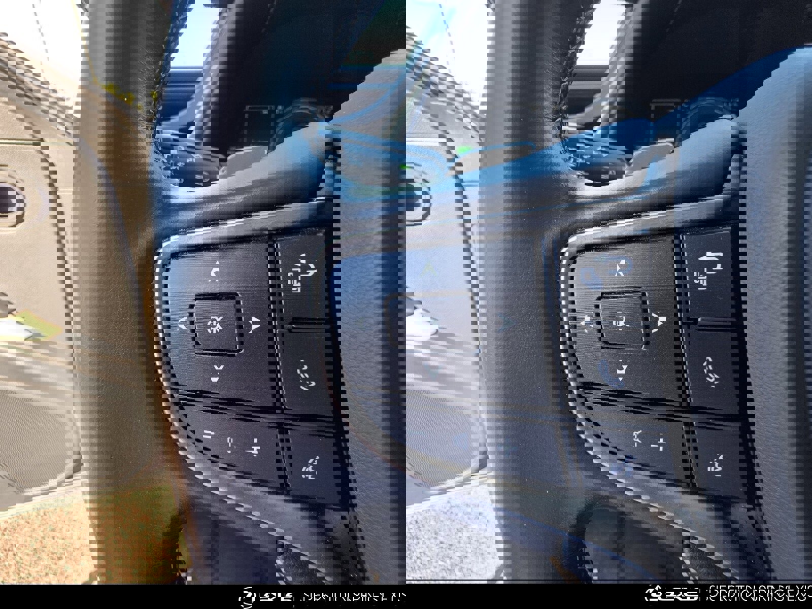 Certified 2019 Lexus ES 300h w/ Accessory Package image 27