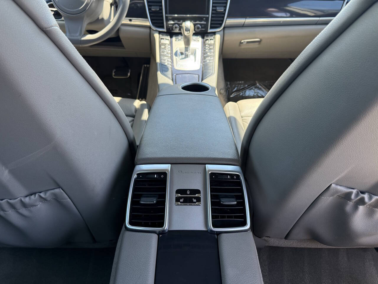 Used 2013 Porsche Panamera RWD image 25