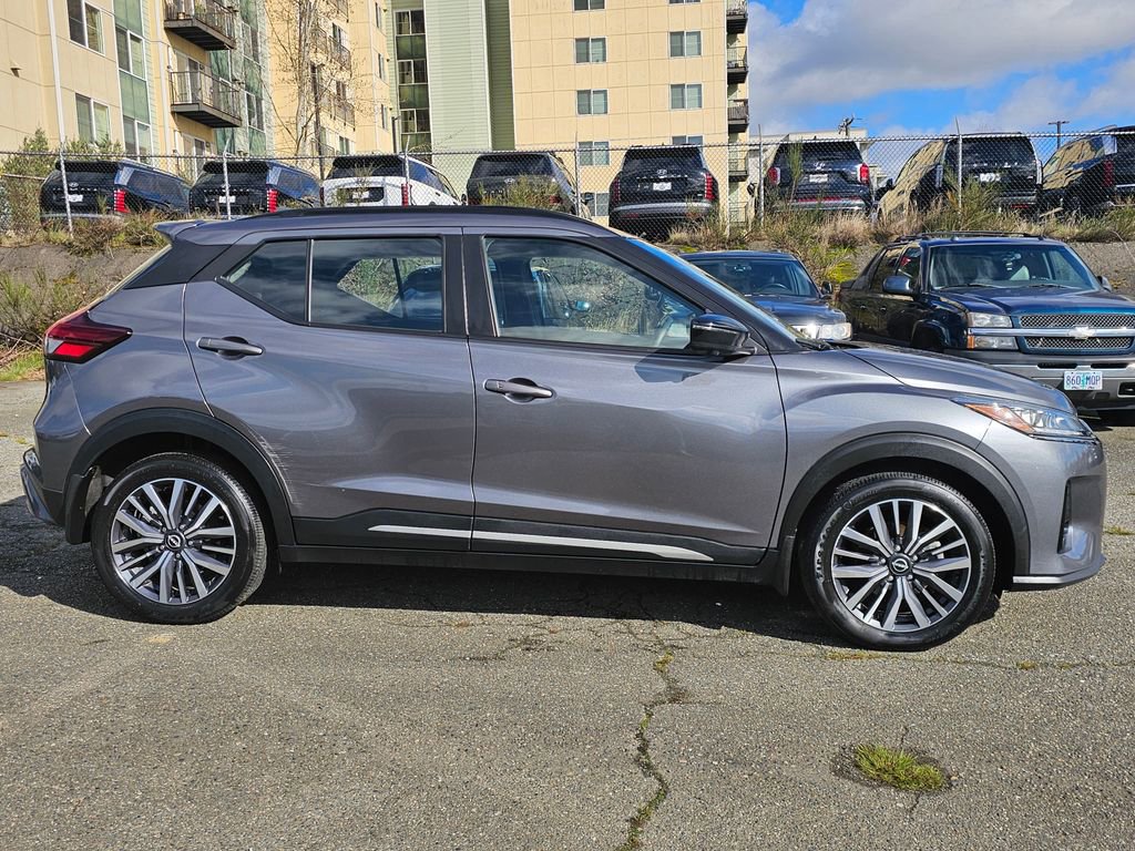 Used 2022 Nissan Kicks SR image 8