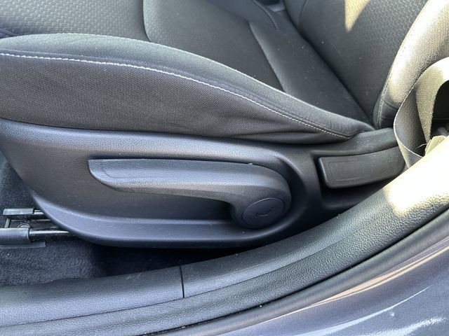 Used 2018 Hyundai Elantra GT image 16