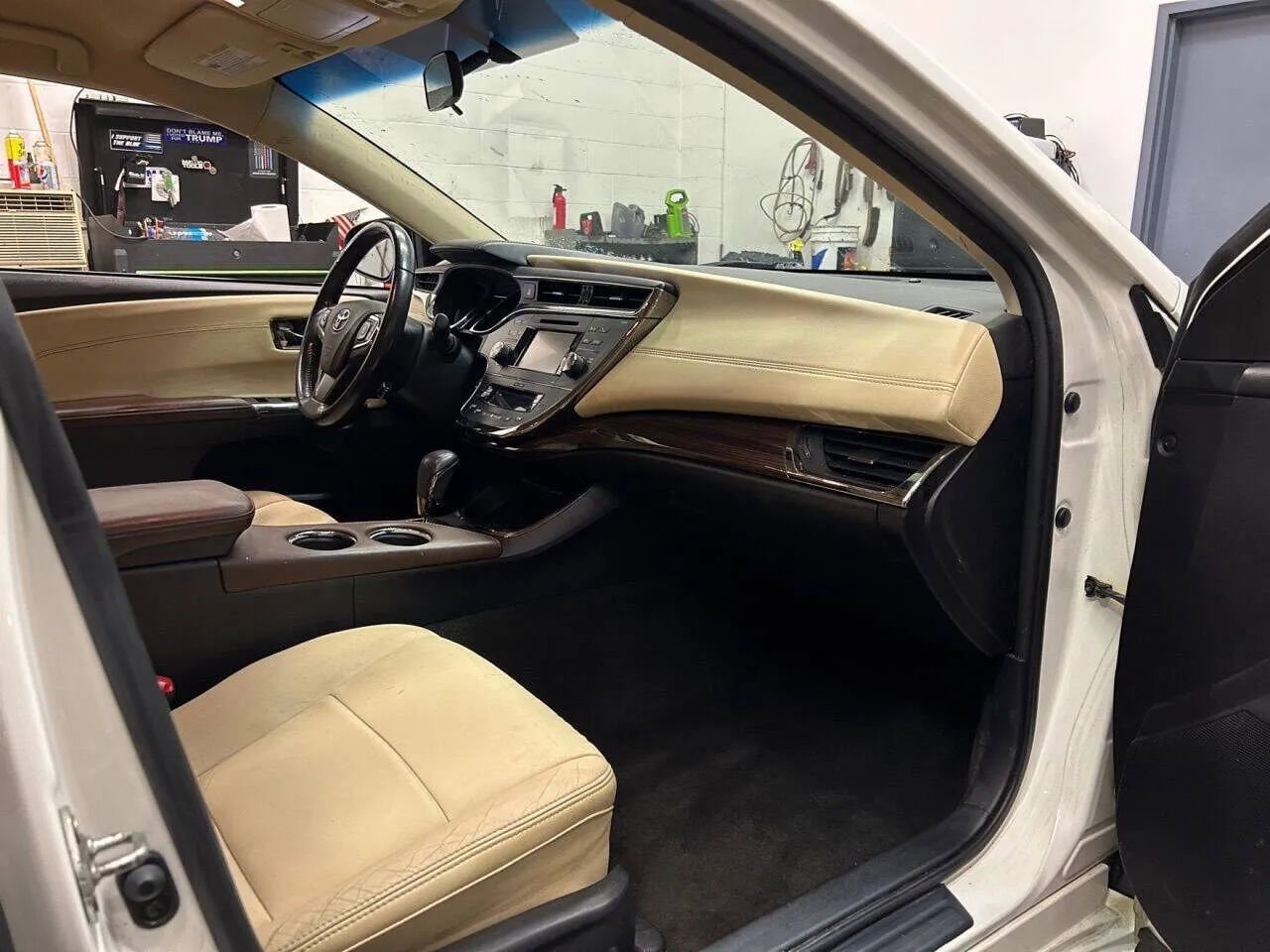 Used 2014 Toyota Avalon XLE image 12