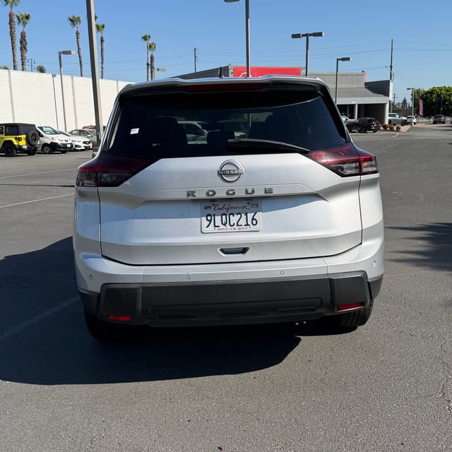 Used 2024 Nissan Rogue S FWD image 7