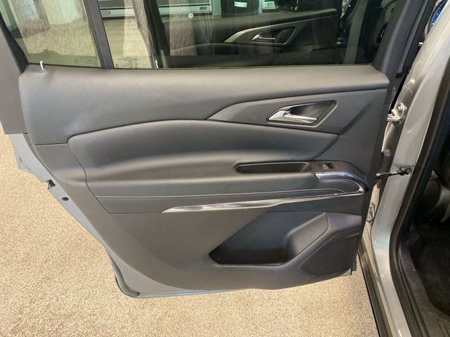Used 2025 Chevrolet Traverse LT AWD/4WD image 28