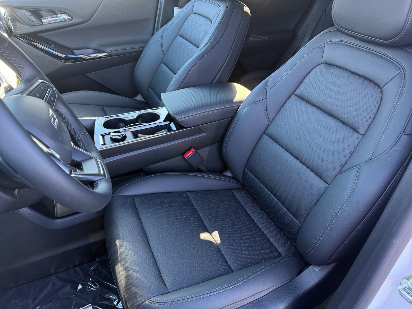 New 2027 Chevrolet Equinox LT w/ Convenience Package II AWD/4WD image 9