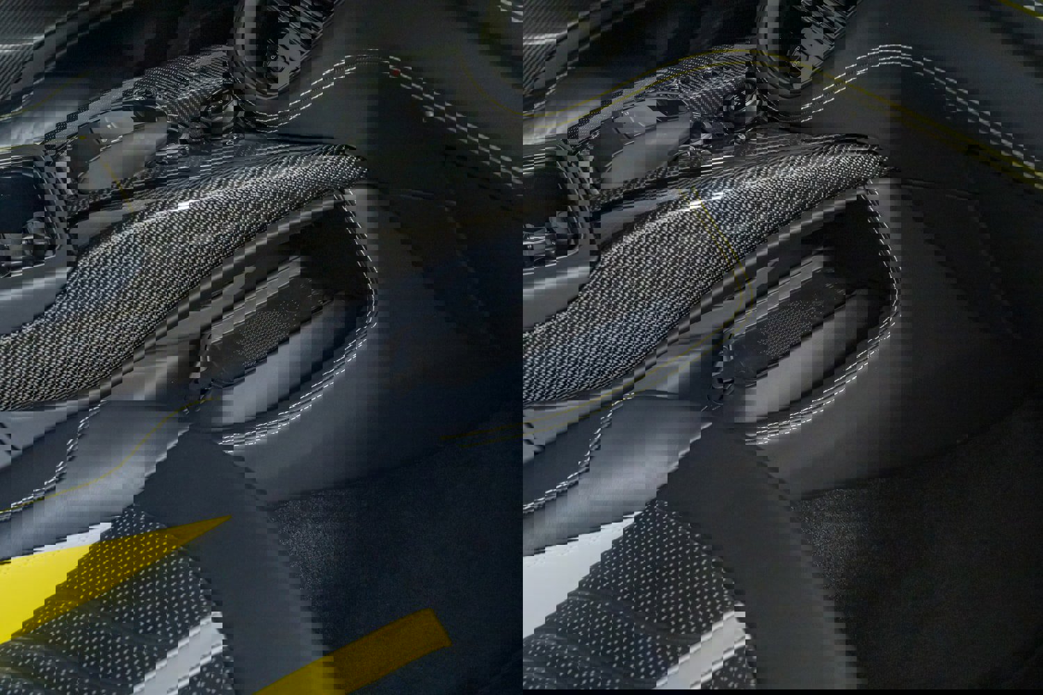 Used 2023 Aston Martin DBX 707 image 30