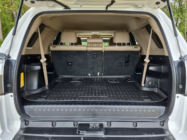 Used 2022 Toyota 4Runner SR5 Premium w/ Moonroof Package RWD image 23