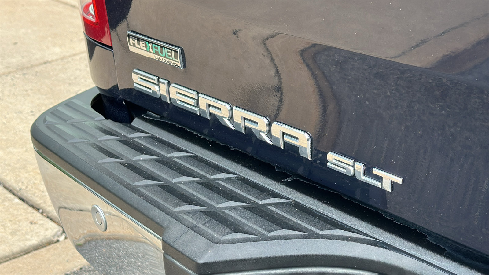 Used 2012 GMC Sierra 1500 SLT w/ SLT Convenience Package AWD/4WD image 10