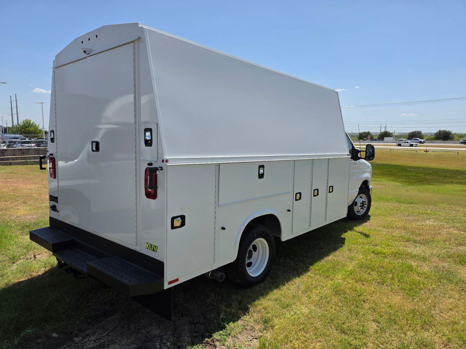 New 2027 Ford E-350 and Econoline 350 Super Duty w/ Power Equipment Group RWD image 3